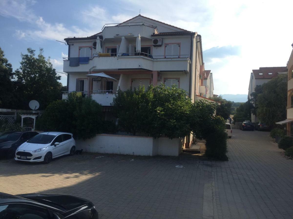 Vicy Apartment Novalja Exterior foto